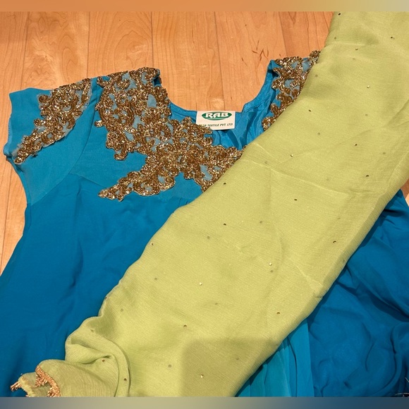 Brand new blue and green Anarkali suit by Heroine - Picture 6 of 12